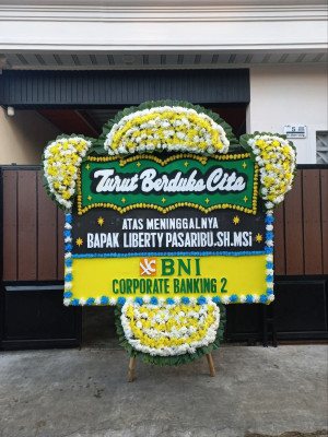 Papan Bunga Duka di Bandar Petalangan