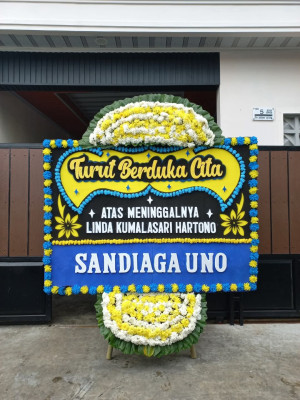 Papan Bunga Duka di Bandar Petalangan