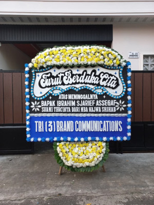 Papan Bunga Duka di Bandar Petalangan